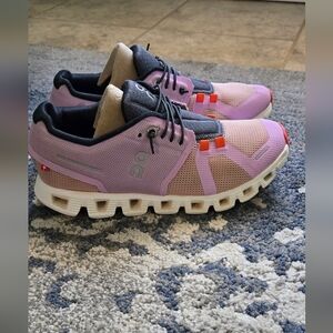 On Running Cloud 5 Push  Shoes  Women's Size 6 Fiji Lavender